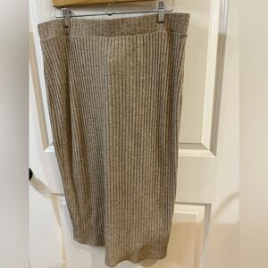 Investments Beige Ribbed Knit Garment